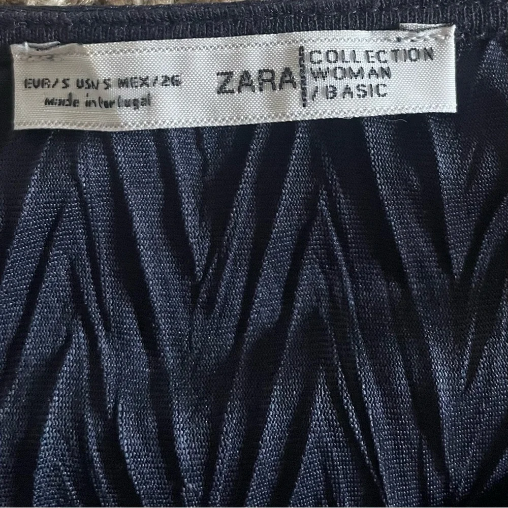 Zara Basic Textured Blouse Top Womens S Navy Blue Long Sleeve Abstract Warm Cozy - Picture 3 of 13